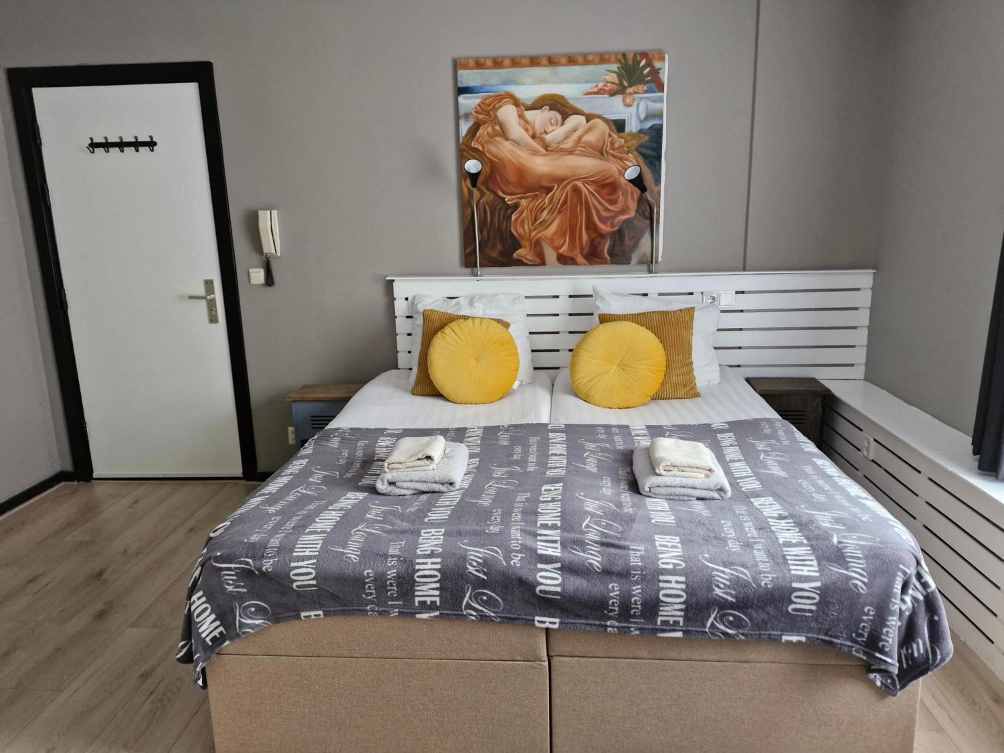 Insulinde Bed & Breakfast